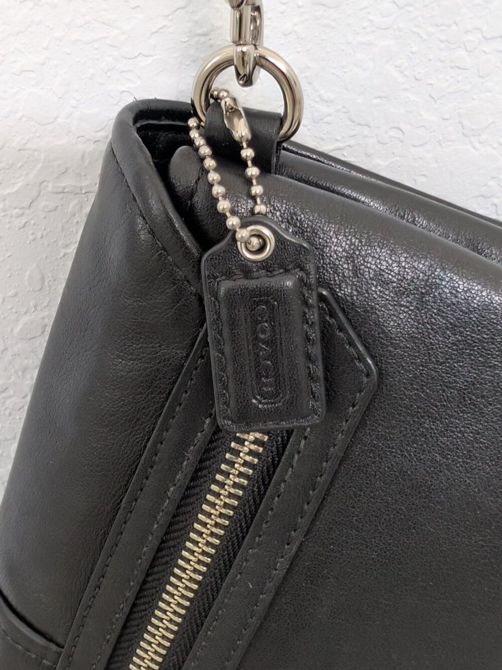 COACH Chelsea Black Leather Wristlet Clutch — Y2K Era, Silver Toned Hardware - Picture 10 of 13